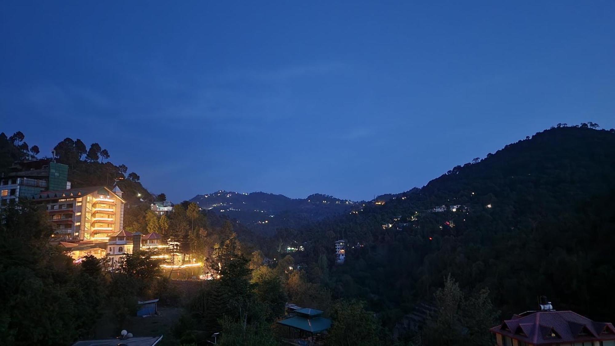 Hotel Royal Ark - Kasauli Exteriér fotografie
