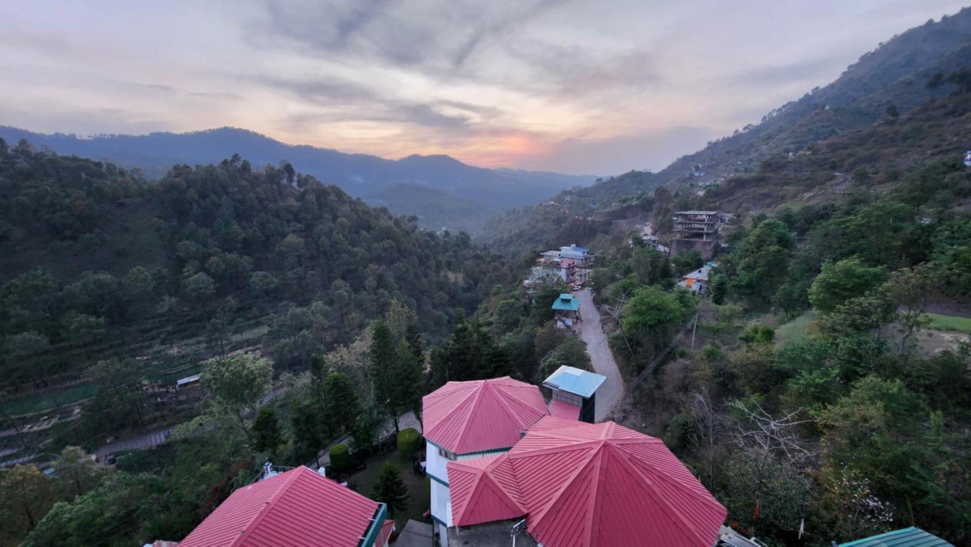 Hotel Royal Ark - Kasauli Exteriér fotografie