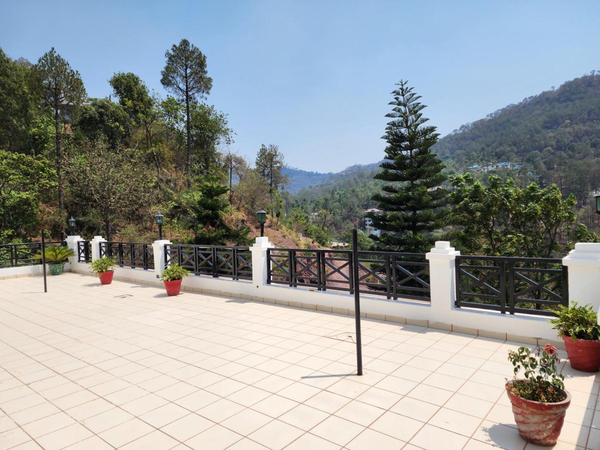 Hotel Royal Ark - Kasauli Exteriér fotografie