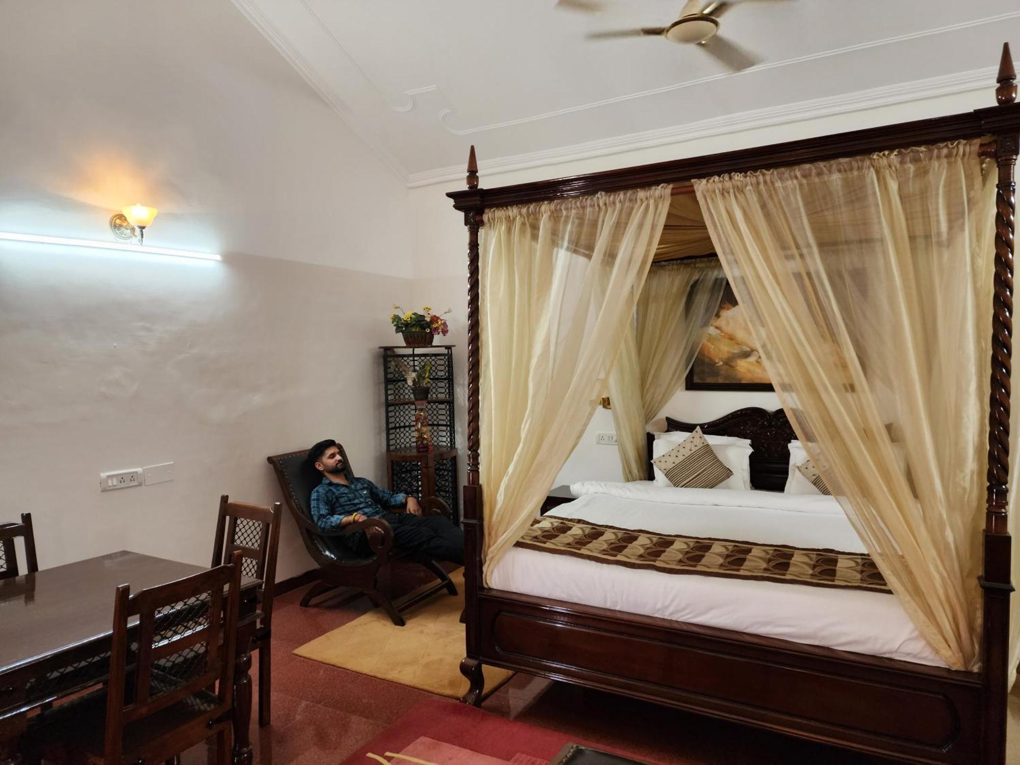 Hotel Royal Ark - Kasauli Exteriér fotografie